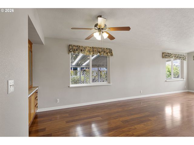 3355 N DELTA Hwy 55, Eugene, OR 97408