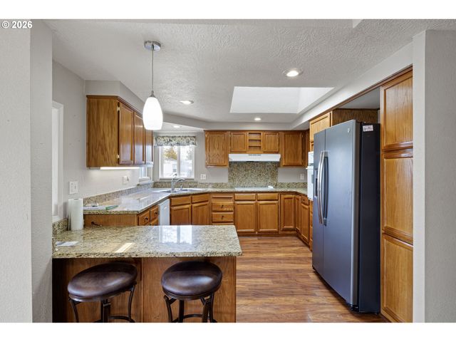 3355 N DELTA Hwy 55, Eugene, OR 97408