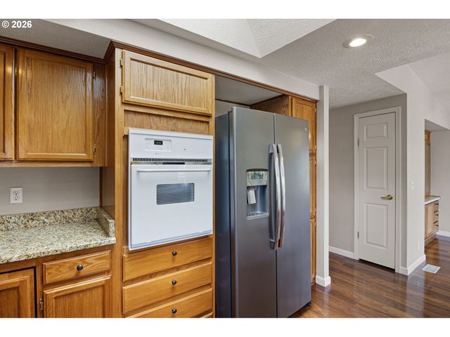 3355 N DELTA Hwy 55, Eugene, OR 97408