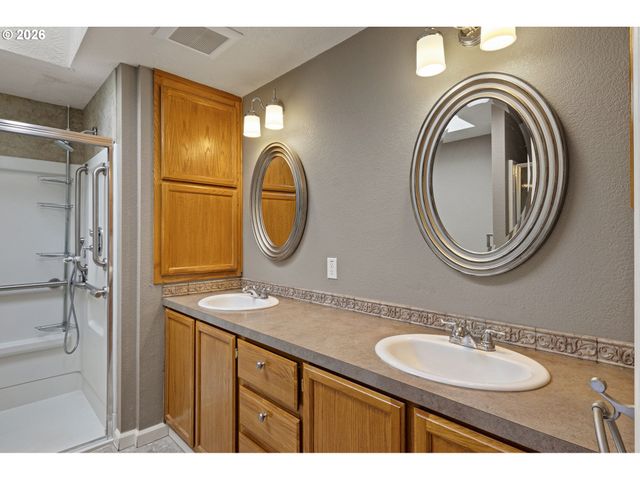 3355 N DELTA Hwy 55, Eugene, OR 97408