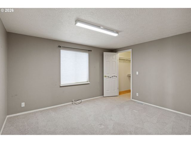 3355 N DELTA Hwy 55, Eugene, OR 97408