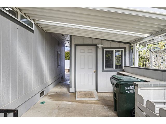 3355 N DELTA Hwy 55, Eugene, OR 97408