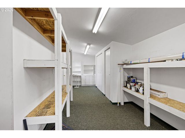 3355 N DELTA Hwy 55, Eugene, OR 97408