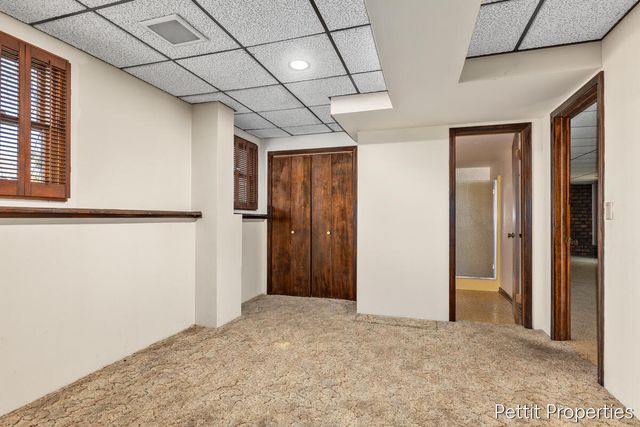2160 Fox Ridge Drive Ne, Grand Rapids Twp, MI 49505