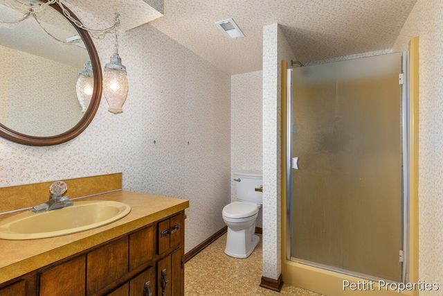 2160 Fox Ridge Drive Ne, Grand Rapids Twp, MI 49505