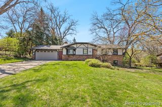 2160 Fox Ridge Drive Ne, Grand Rapids Twp, MI 49505