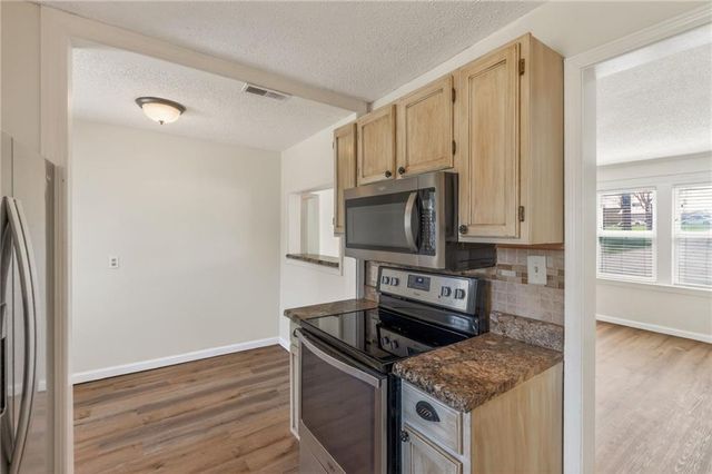 1101 NW B Street, Blue Springs, MO 64015