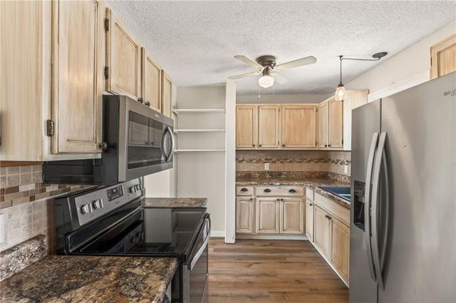 1101 NW B Street, Blue Springs, MO 64015
