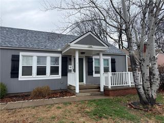 1101 NW B Street, Blue Springs, MO 64015