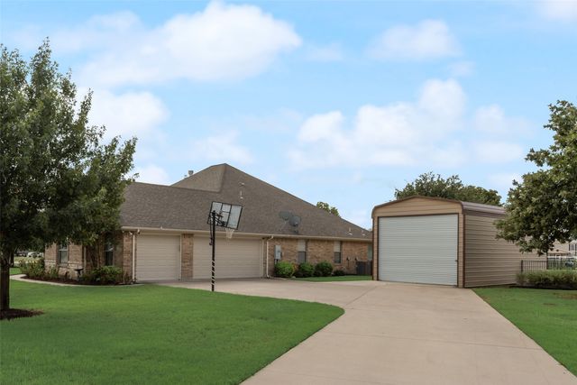 2725 Purple Sage Court, Saginaw, TX 76179