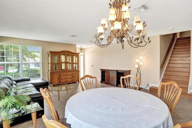 9308 NW 8th Circle, Plantation, FL 33324