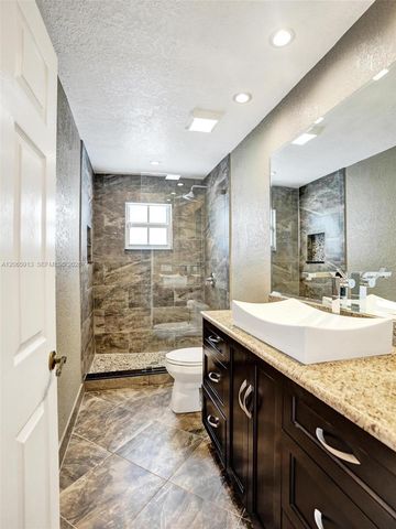 9308 NW 8th Circle, Plantation, FL 33324