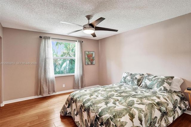 9308 NW 8th Circle, Plantation, FL 33324