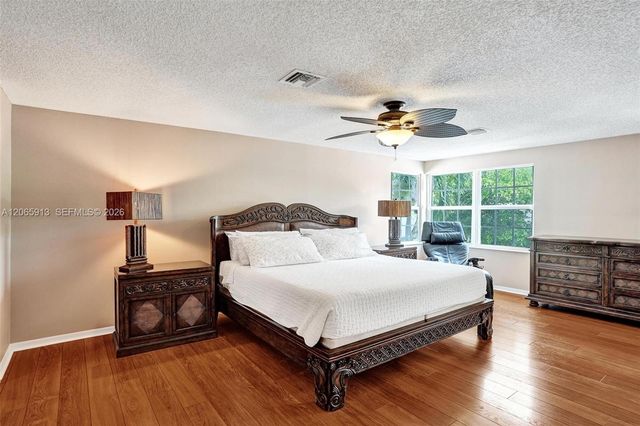 9308 NW 8th Circle, Plantation, FL 33324