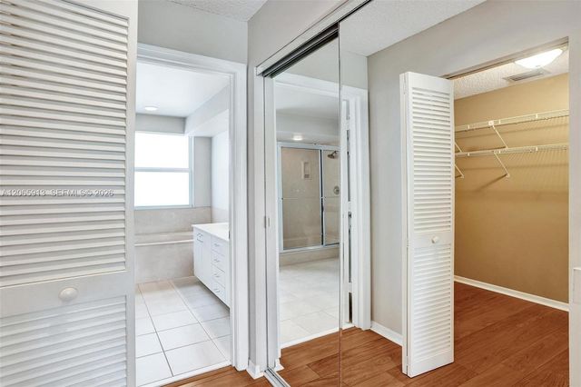 9308 NW 8th Circle, Plantation, FL 33324