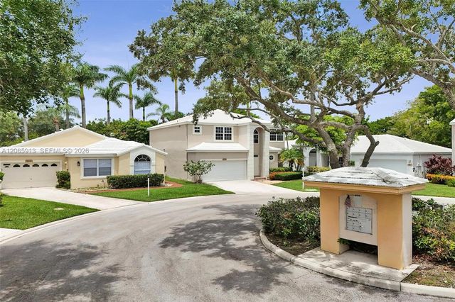 9308 NW 8th Circle, Plantation, FL 33324