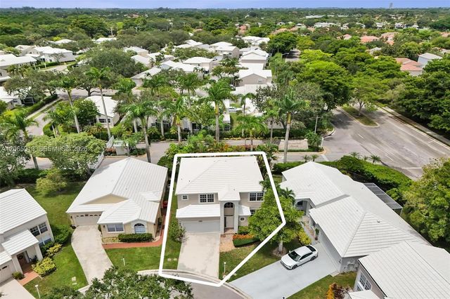 9308 NW 8th Circle, Plantation, FL 33324