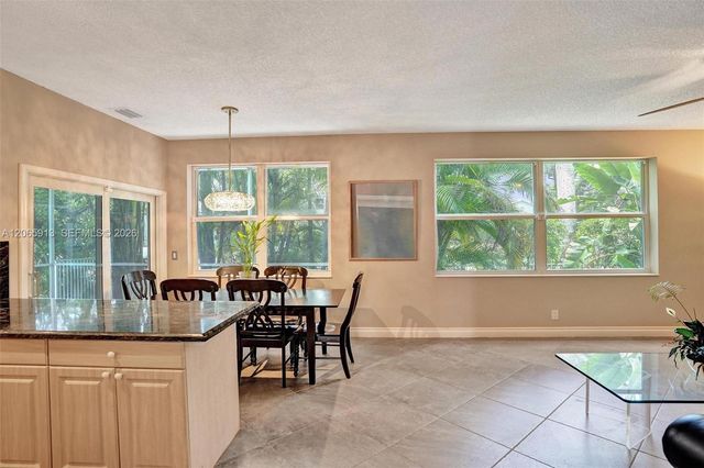 9308 NW 8th Circle, Plantation, FL 33324