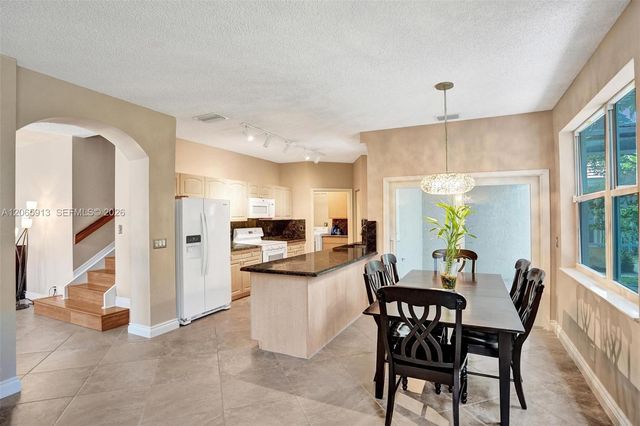 9308 NW 8th Circle, Plantation, FL 33324