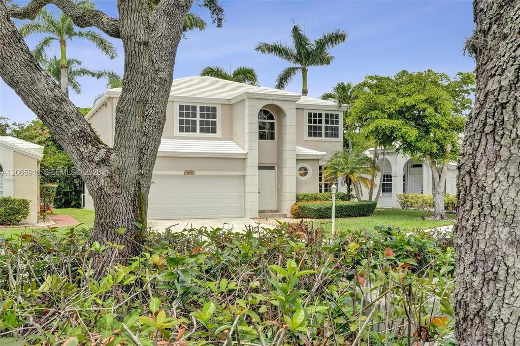 9308 NW 8th Circle, Plantation, FL 33324