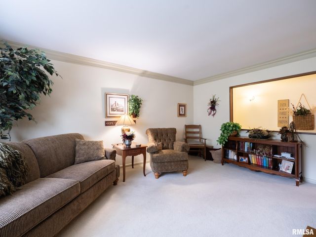 2723 DEVERON Circle, Pekin, IL 61554