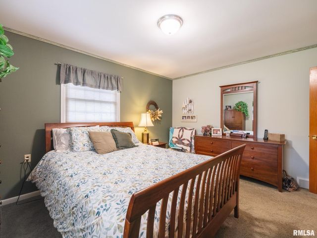2723 DEVERON Circle, Pekin, IL 61554