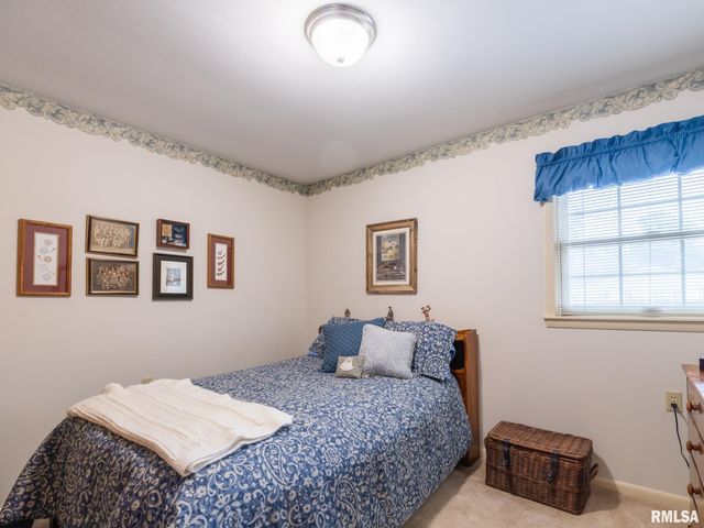 2723 DEVERON Circle, Pekin, IL 61554