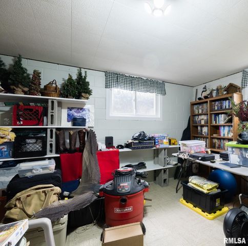 2723 DEVERON Circle, Pekin, IL 61554