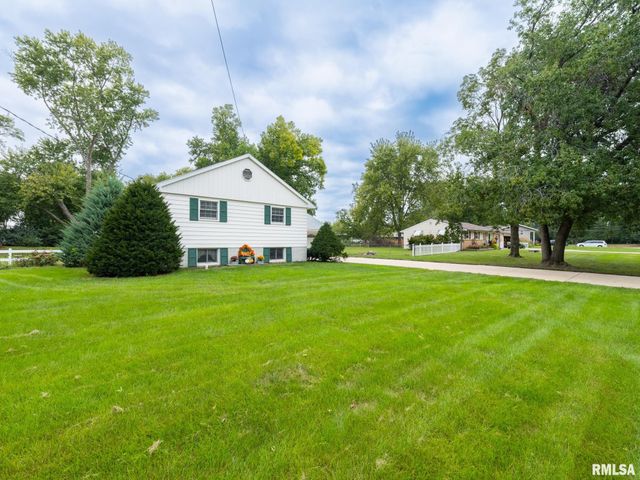 2723 DEVERON Circle, Pekin, IL 61554