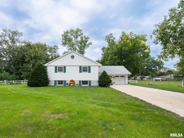 2723 DEVERON Circle, Pekin, IL 61554