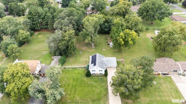 2723 DEVERON Circle, Pekin, IL 61554