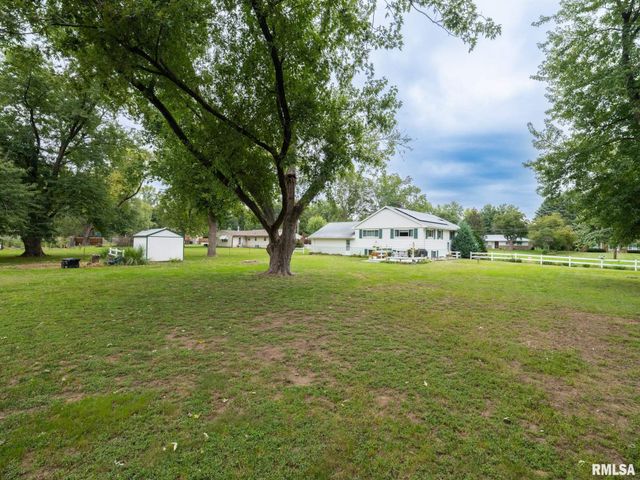 2723 DEVERON Circle, Pekin, IL 61554