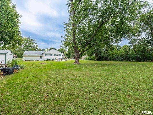 2723 DEVERON Circle, Pekin, IL 61554