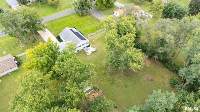 2723 DEVERON Circle, Pekin, IL 61554