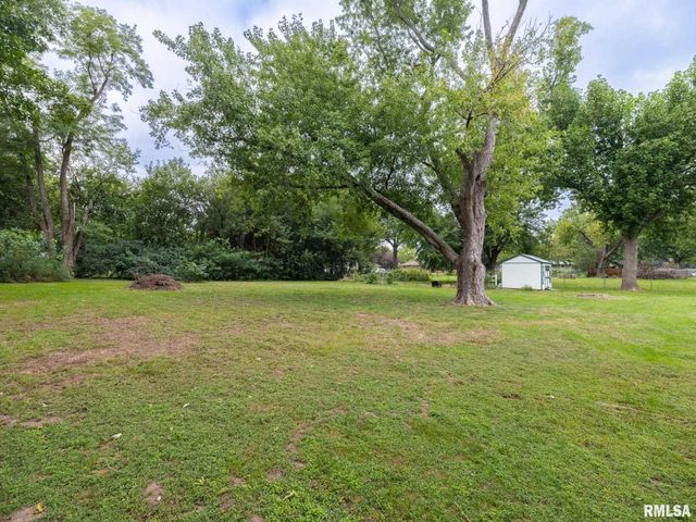 2723 DEVERON Circle, Pekin, IL 61554