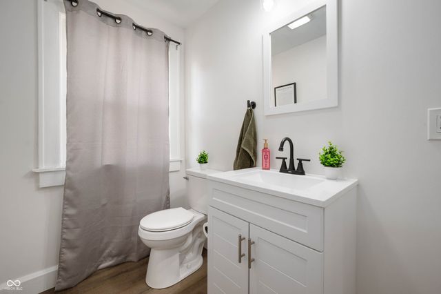 62 N 13th Avenue, Beech Grove, IN 46107