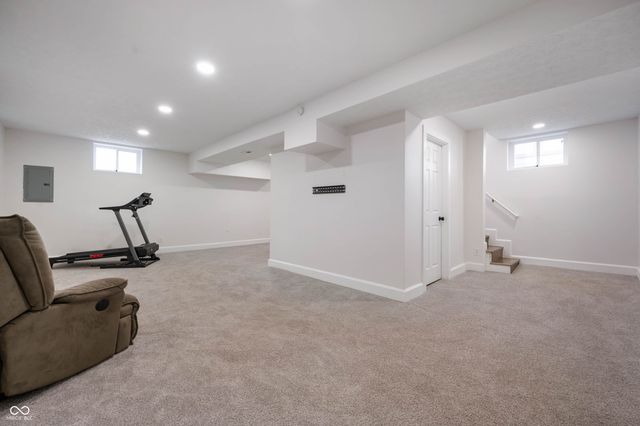 62 N 13th Avenue, Beech Grove, IN 46107