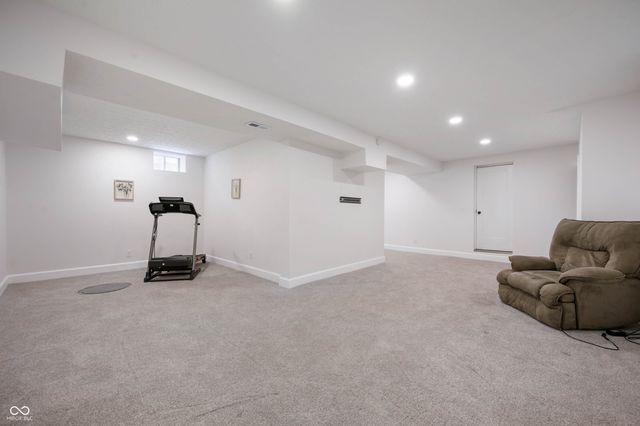 62 N 13th Avenue, Beech Grove, IN 46107