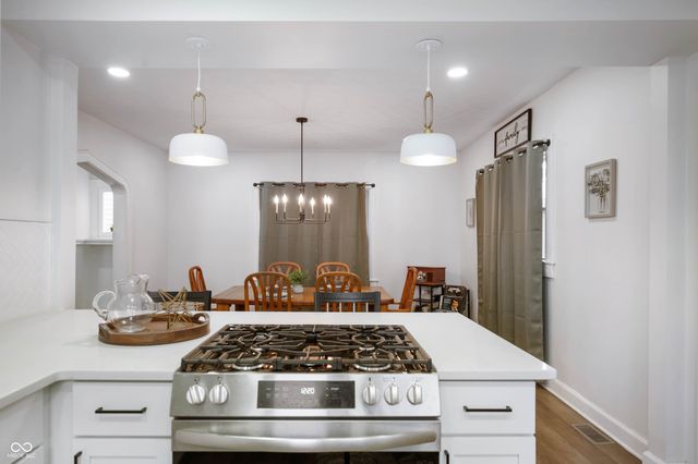 62 N 13th Avenue, Beech Grove, IN 46107