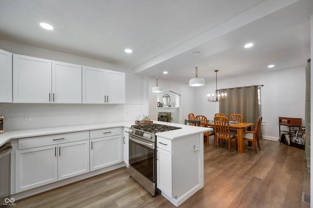 62 N 13th Avenue, Beech Grove, IN 46107