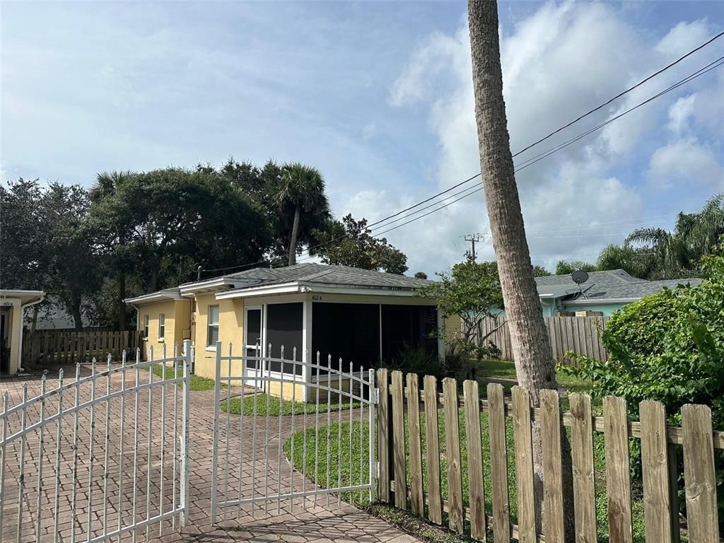 401 OAKWOOD AVENUE A, New Smyrna Beach, FL 32169