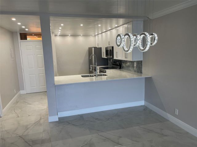 6530 Coral Lake Drive 306, Margate, FL 33063