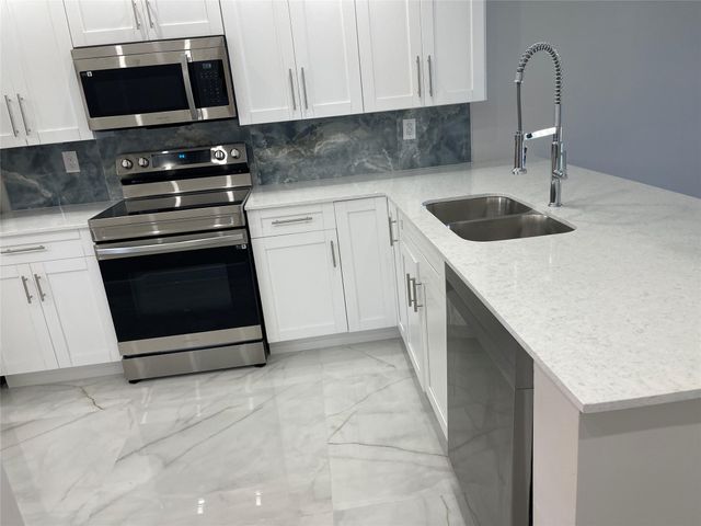 6530 Coral Lake Drive 306, Margate, FL 33063