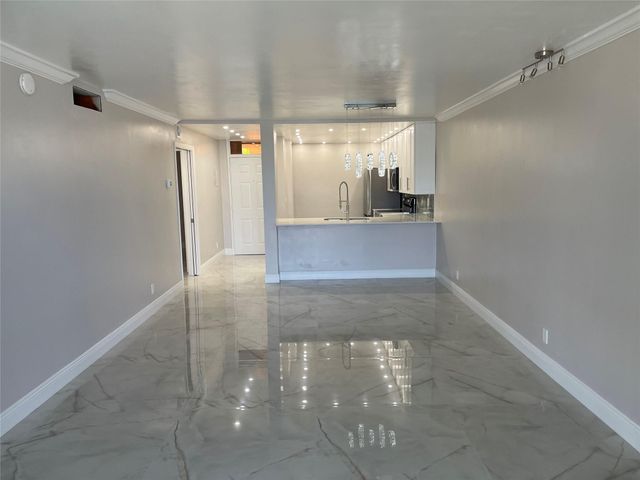 6530 Coral Lake Drive 306, Margate, FL 33063
