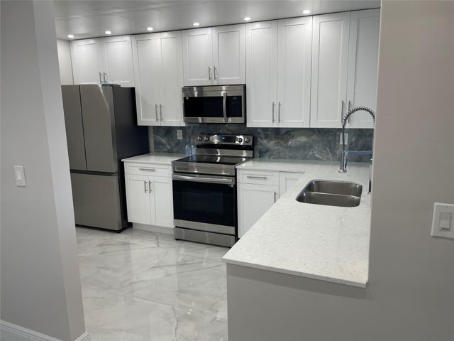 6530 Coral Lake Drive 306, Margate, FL 33063