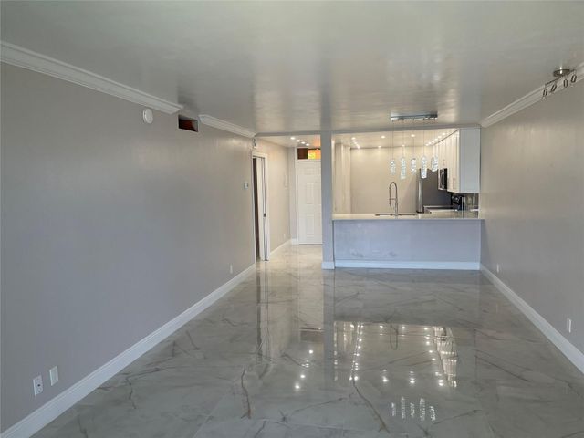 6530 Coral Lake Drive 306, Margate, FL 33063
