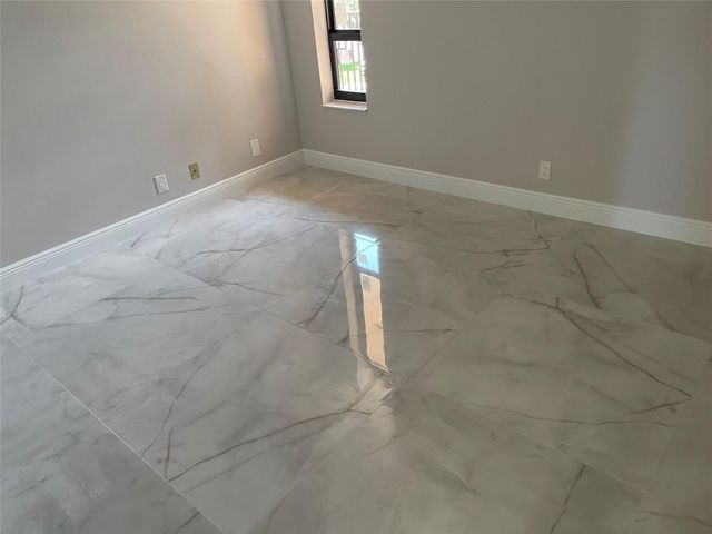 6530 Coral Lake Drive 306, Margate, FL 33063