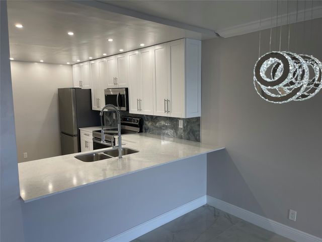 6530 Coral Lake Drive 306, Margate, FL 33063