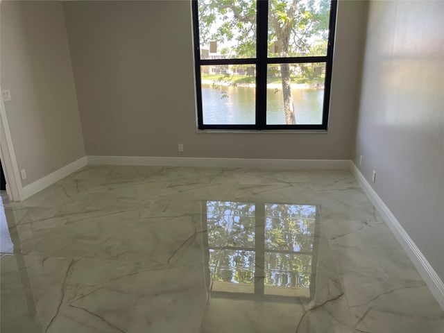 6530 Coral Lake Drive 306, Margate, FL 33063