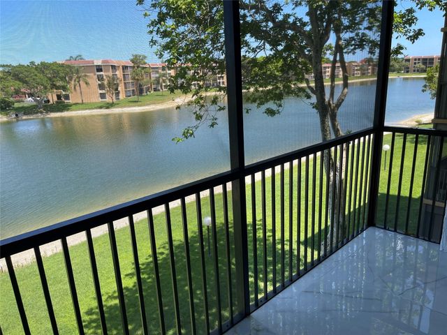 6530 Coral Lake Drive 306, Margate, FL 33063